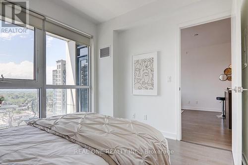 1510 - 501 St Clair Avenue W, Toronto (Casa Loma), ON - Indoor Photo Showing Bedroom