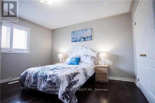 937 Best Circle W, Newmarket, ON - Indoor Photo Showing Bedroom