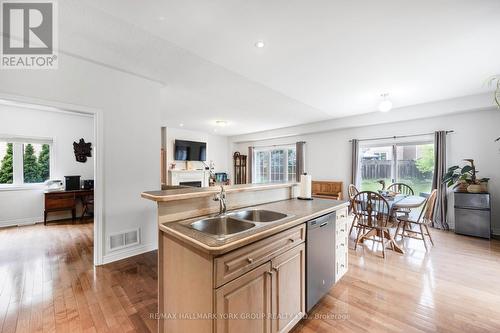 109 Woodbury Crescent, Newmarket (Summerhill Estates), ON - Indoor Photo Showing Kitchen With Double Sink