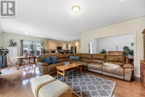 109 Woodbury Crescent, Newmarket (Summerhill Estates), ON - Indoor Photo Showing Living Room