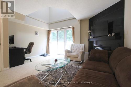 246 - 2075 Walker'S Line, Burlington, ON - Indoor Photo Showing Living Room