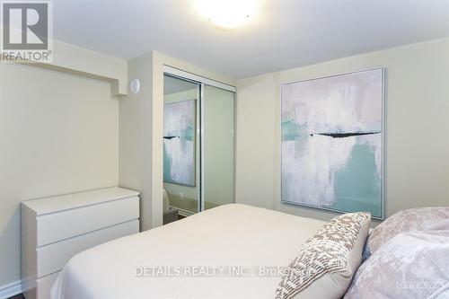 970 Shamir Avenue, Ottawa, ON - Indoor Photo Showing Bedroom