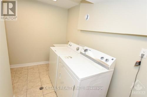 970 Shamir Avenue, Ottawa, ON - Indoor Photo Showing Laundry Room