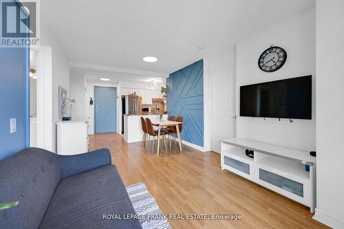 2414 - 83 Borough Drive, Toronto (Bendale), ON - Indoor Photo Showing Living Room