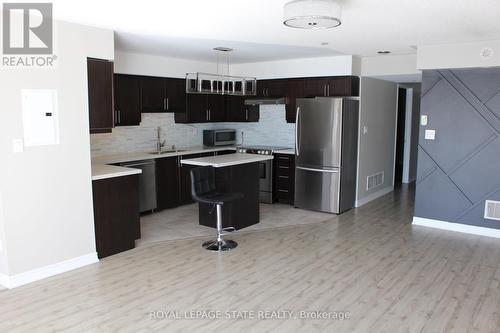 1 - 51 Hays Boulevard, Oakville (Uptown Core), ON - Indoor Photo Showing Kitchen