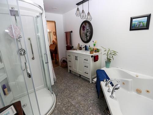 217 Sunshine Valley Road, Clearwater, BC - Indoor Photo Showing Bathroom