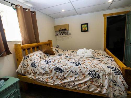 217 Sunshine Valley Road, Clearwater, BC - Indoor Photo Showing Bedroom