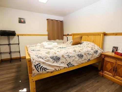 217 Sunshine Valley Road, Clearwater, BC - Indoor Photo Showing Bedroom