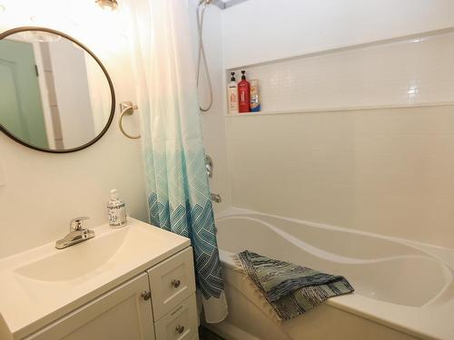 217 Sunshine Valley Road, Clearwater, BC - Indoor Photo Showing Bathroom