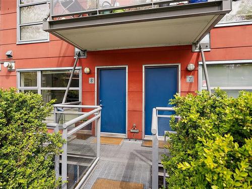 8-821 Tyee Rd, Victoria, BC - Outdoor