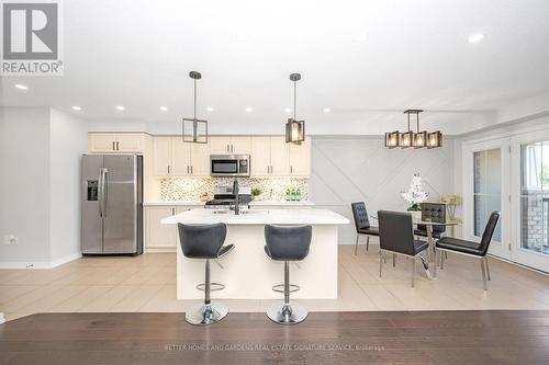 80 Pagebrook Crescent, Hamilton (Stoney Creek Mountain), ON - Indoor Photo Showing Kitchen With Upgraded Kitchen