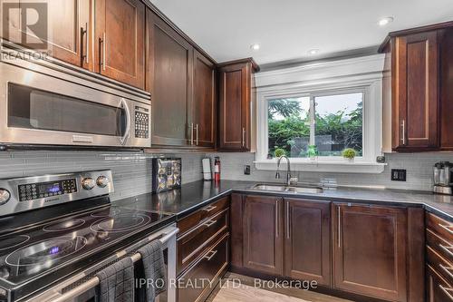 670 Upper Wellington Street, Hamilton (Centremount), ON - Indoor Photo Showing Kitchen