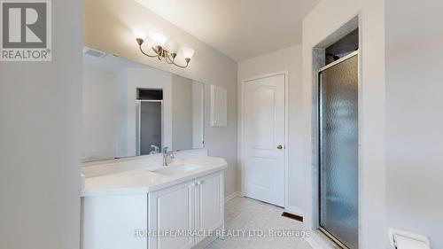 11 Badger Avenue, Brampton (Sandringham-Wellington), ON - Indoor Photo Showing Bathroom