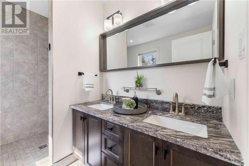 45 Forest Park Road, Pembroke, ON - Indoor Photo Showing Bathroom