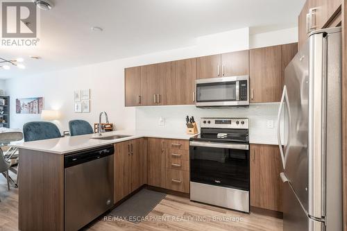 101 - 467 Charlton Avenue, Hamilton (Stinson), ON - Indoor Photo Showing Kitchen With Stainless Steel Kitchen