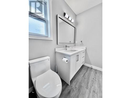 5830 Okanagan Street Unit# 102, Oliver, BC - Indoor Photo Showing Bathroom