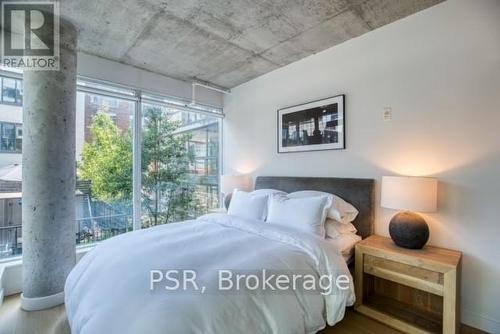 423 - 75 Portland Street, Toronto (Waterfront Communities), ON - Indoor Photo Showing Bedroom