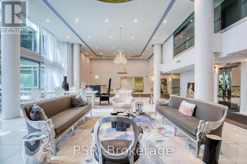 423 - 75 Portland Street, Toronto (Waterfront Communities), ON - Indoor Photo Showing Living Room