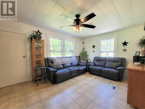 840 S Longworth Road, Prince George, BC - Indoor Photo Showing Living Room