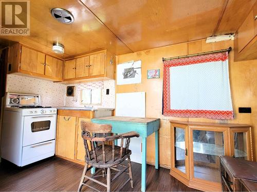 840 S Longworth Road, Prince George, BC - Indoor Photo Showing Kitchen