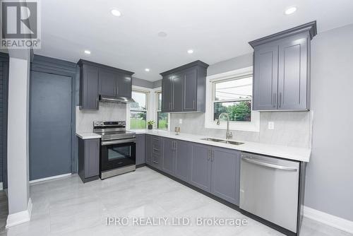 1259 Ogden Avenue, Mississauga, ON - Indoor Photo Showing Living Room