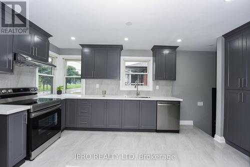 1259 Ogden Avenue, Mississauga, ON - Indoor Photo Showing Kitchen