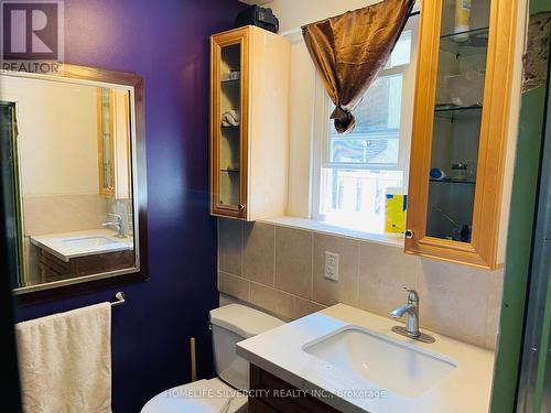 176 Sanford Avenue, Hamilton (Gibson), ON - Indoor Photo Showing Bathroom