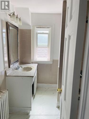 176 Sanford Avenue, Hamilton (Gibson), ON - Indoor Photo Showing Laundry Room