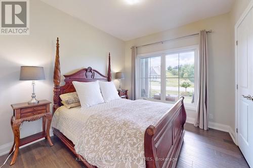 34 Georgian Grande Drive, Oro-Medonte, ON - Indoor Photo Showing Bedroom