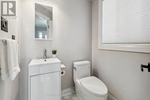 49 Catherine Drive, Barrie (Painswick South), ON - Indoor Photo Showing Bathroom