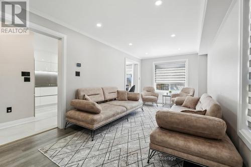 49 Catherine Drive, Barrie (Painswick South), ON - Indoor Photo Showing Living Room