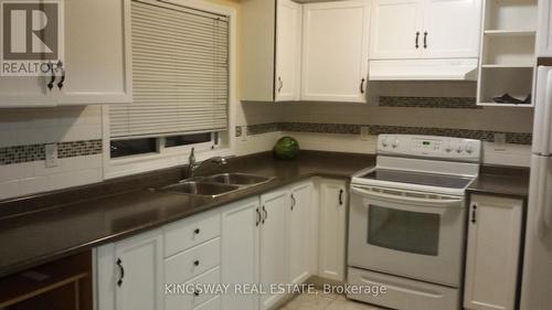 38 - 2 Clay Brick Court, Brampton, ON - Indoor Photo Showing Kitchen With Double Sink