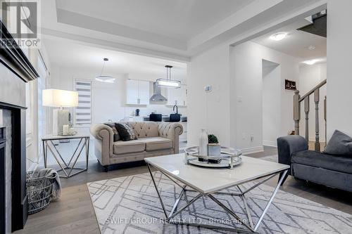 179 Great Falls Boulevard, Hamilton (Waterdown), ON - Indoor Photo Showing Living Room