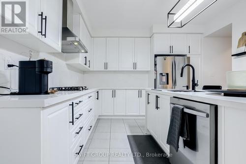 179 Great Falls Boulevard, Hamilton (Waterdown), ON - Indoor Photo Showing Kitchen