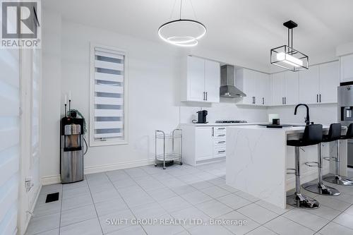 179 Great Falls Boulevard, Hamilton (Waterdown), ON - Indoor Photo Showing Kitchen