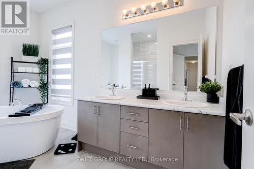 179 Great Falls Boulevard, Hamilton (Waterdown), ON - Indoor Photo Showing Bathroom