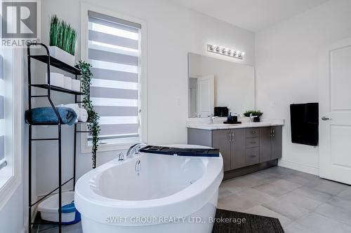 179 Great Falls Boulevard, Hamilton (Waterdown), ON - Indoor Photo Showing Bathroom