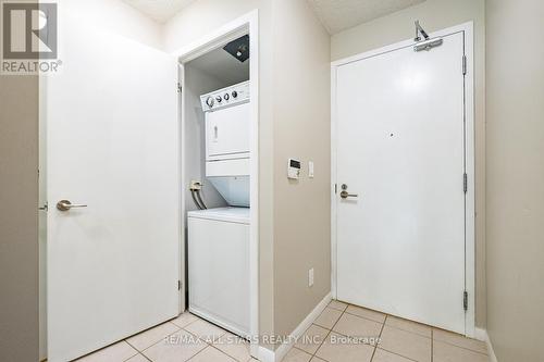 471 - 209 Fort York Boulevard, Toronto (Niagara), ON - Indoor Photo Showing Laundry Room