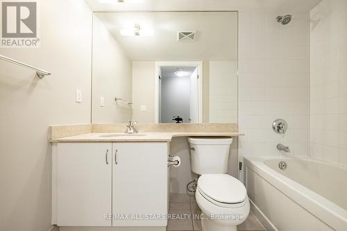 471 - 209 Fort York Boulevard, Toronto (Niagara), ON - Indoor Photo Showing Bathroom