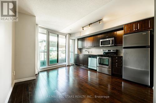 471 - 209 Fort York Boulevard, Toronto (Niagara), ON - Indoor Photo Showing Kitchen With Stainless Steel Kitchen