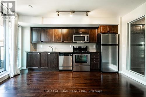 471 - 209 Fort York Boulevard, Toronto (Niagara), ON - Indoor Photo Showing Kitchen With Stainless Steel Kitchen