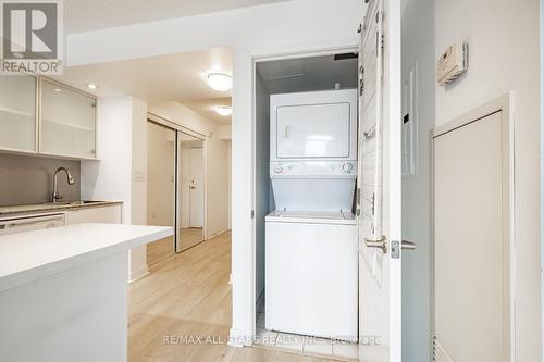 1001 - 25 Telegram Mews, Toronto (Waterfront Communities), ON - Indoor Photo Showing Laundry Room