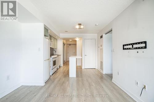 1001 - 25 Telegram Mews, Toronto (Waterfront Communities), ON - Indoor Photo Showing Kitchen