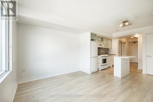 1001 - 25 Telegram Mews, Toronto (Waterfront Communities), ON - Indoor Photo Showing Kitchen