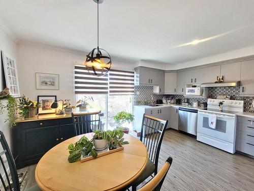 Logement - 313 Mtée Sanche, Boisbriand, QC - Indoor Photo Showing Dining Room