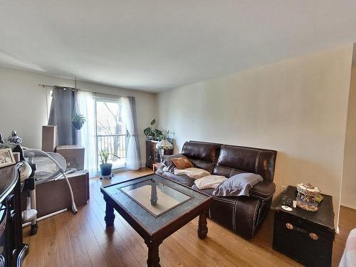 Dwelling - 313 Mtée Sanche, Boisbriand, QC - Indoor Photo Showing Living Room