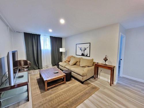 Dwelling - 313 Mtée Sanche, Boisbriand, QC - Indoor Photo Showing Living Room