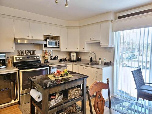 Dwelling - 313 Mtée Sanche, Boisbriand, QC - Indoor Photo Showing Kitchen