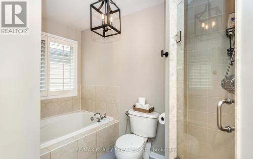 468 Tonelli Lane, Milton (Harrison), ON - Indoor Photo Showing Bathroom