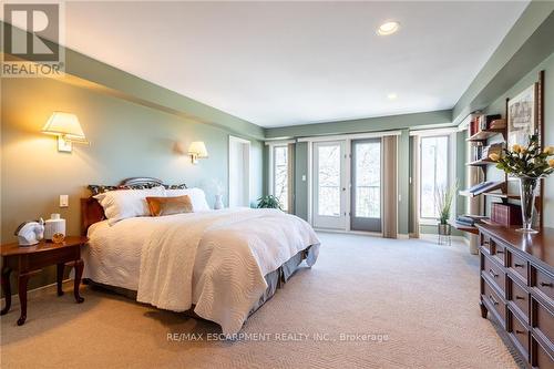 204 Concession Street, Hamilton (Centremount), ON - Indoor Photo Showing Bedroom